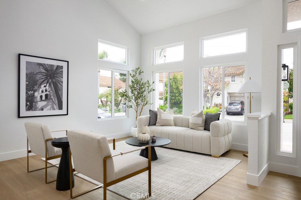 24411 Kings View