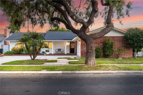 Photo of 3122 Ruth Elaine Drive Dr, Rossmoor, CA 90720 (MLS # PW26015772)