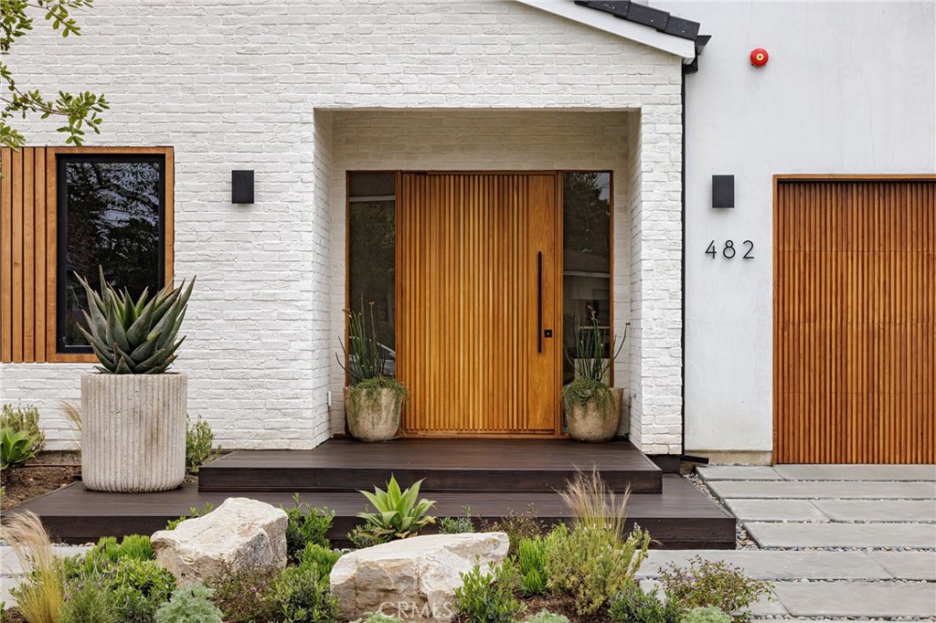 482 Costa Mesa Street