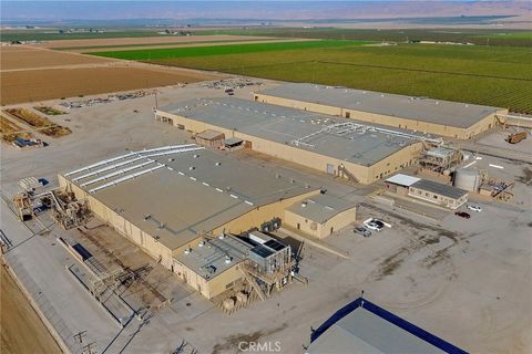 Photo of 830 Sycamore Rd, Arvin, CA 93203 (MLS # AR26044483)