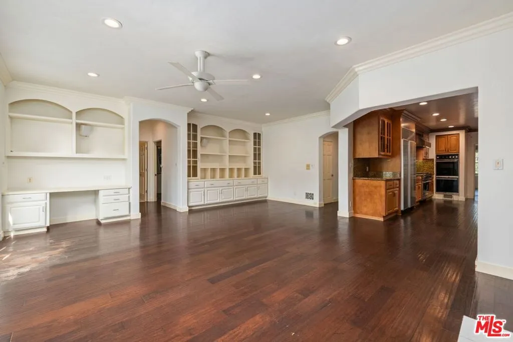 Los Angeles, California 90049, United States, 4 Bedrooms Bedrooms, ,4 BathroomsBathrooms,Residential,Active,240473