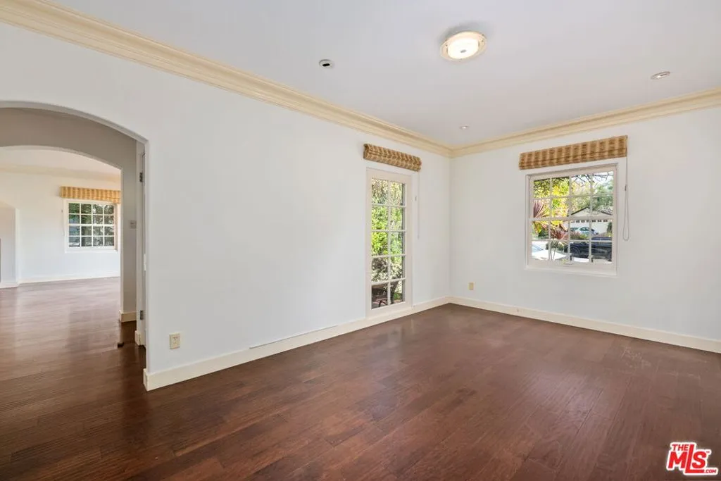 Los Angeles, California 90049, United States, 4 Bedrooms Bedrooms, ,4 BathroomsBathrooms,Residential,Active,240473