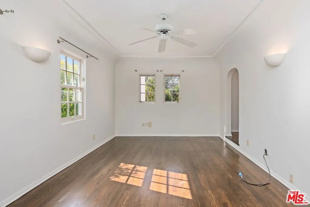 Los Angeles, California 90049, United States, 4 Bedrooms Bedrooms, ,4 BathroomsBathrooms,Residential,Active,240473