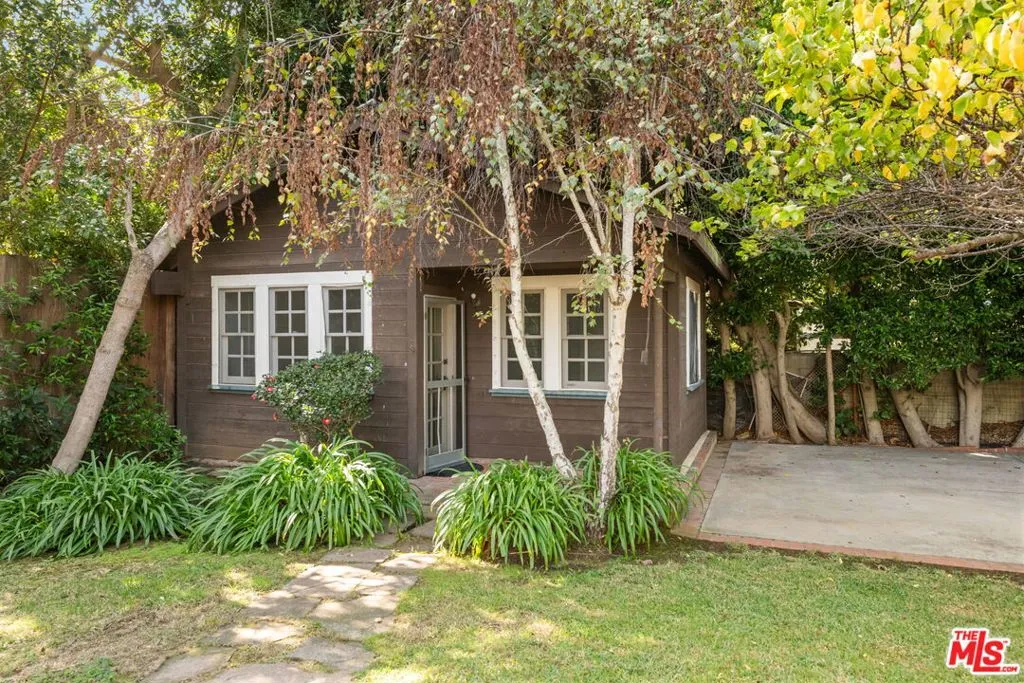 Los Angeles, California 90049, United States, 4 Bedrooms Bedrooms, ,4 BathroomsBathrooms,Residential,Active,240473