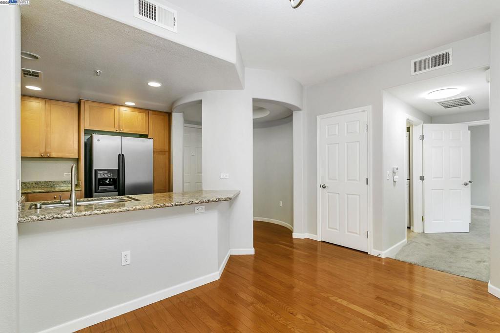 MILPITAS - Residential