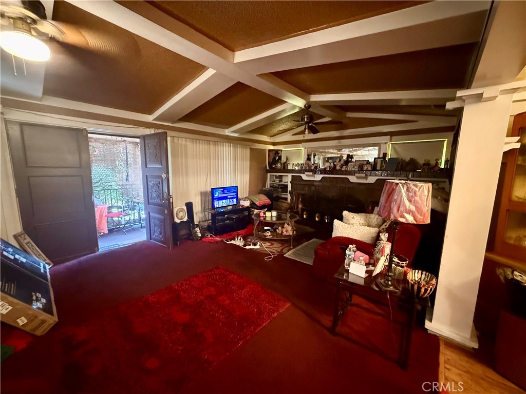1539 W 104th