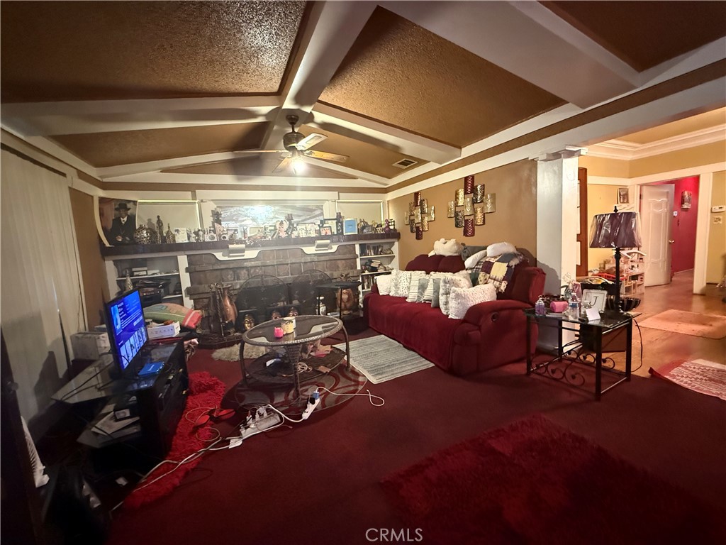 1539 W 104th