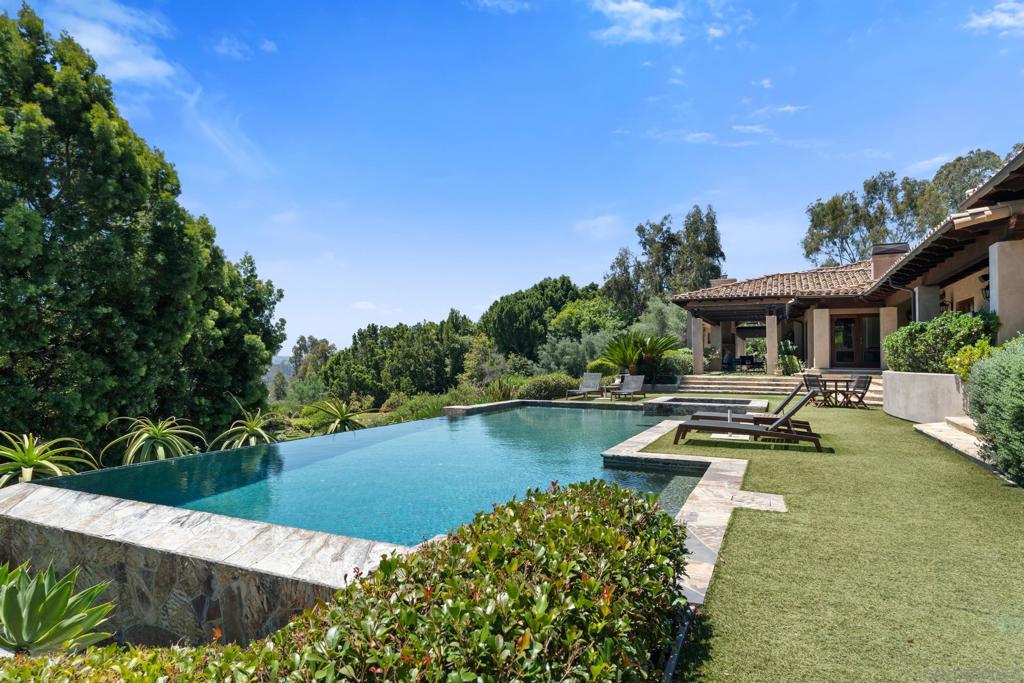 6871 Las Colinas, Rancho Santa Fe CA 92067