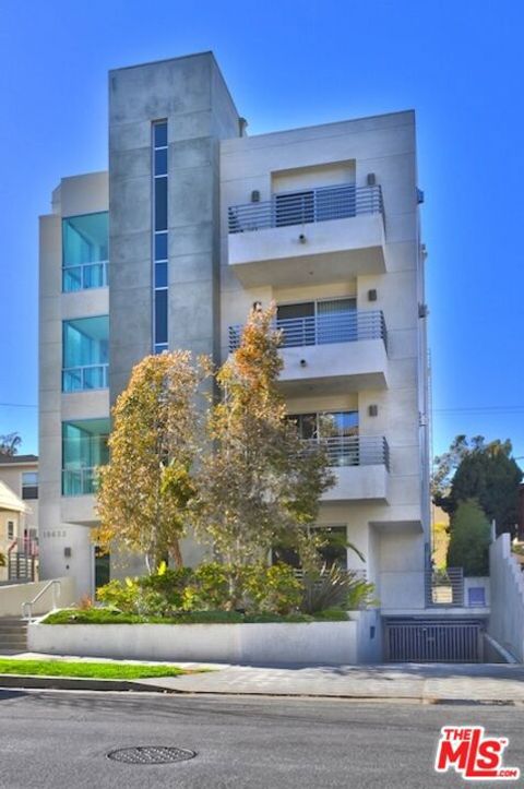 Photo of 10633 Eastborne Avenue, Los Angeles, CA 90024 (MLS # 26659783)