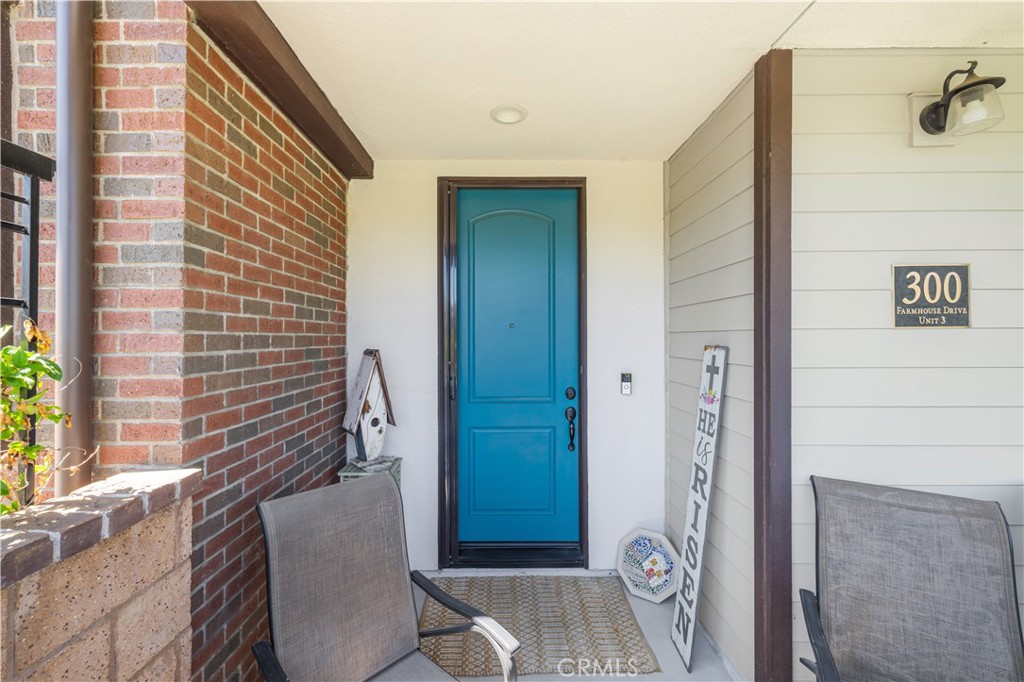 300 Farmhouse Drive 3