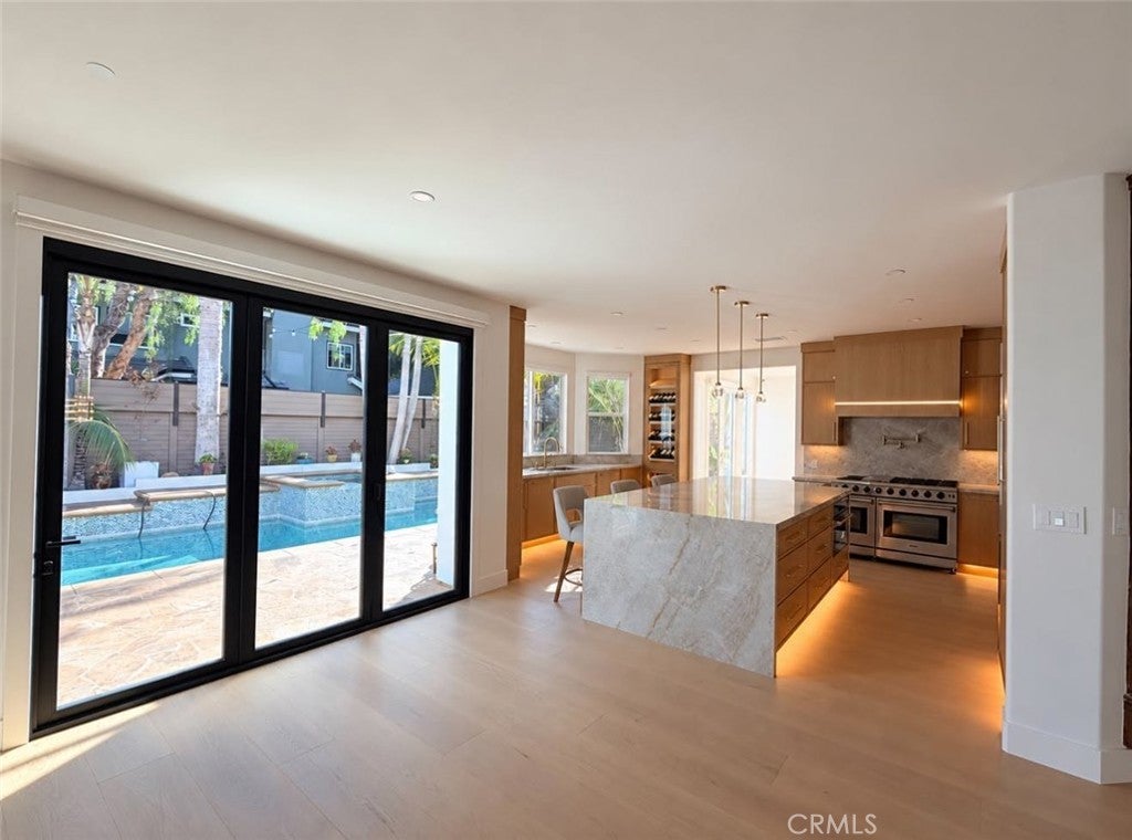 6592 Silverspur Lane