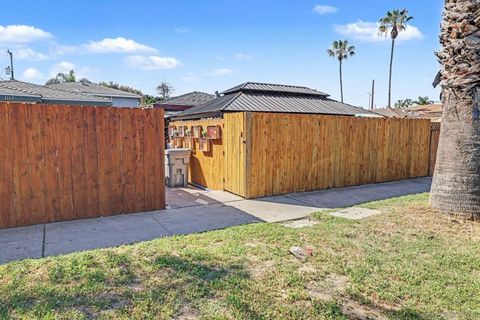 Photo of 1109 Grand Ave, San Diego, CA 92109 (MLS # 260006642SD)