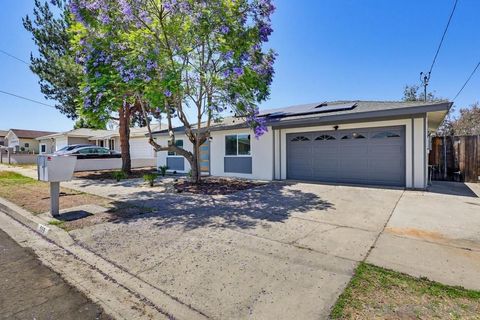 Photo of 569 Gold Dr. DR, Oceanside, CA 92057 (MLS # 260012500SD)