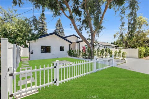 Photo of 7508 1/2 Claire Avenue, Reseda, CA 91335 (MLS # SR26142302)