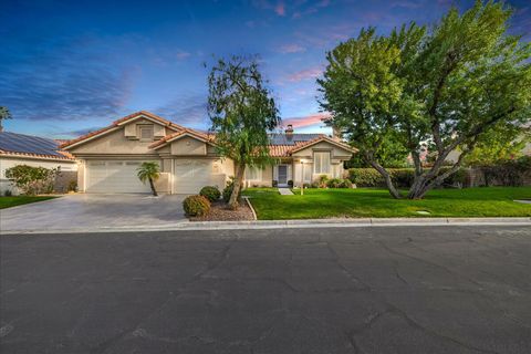 Photo of 370 Links Drive, Palm Desert, CA 92211 (MLS # 219140348PS)