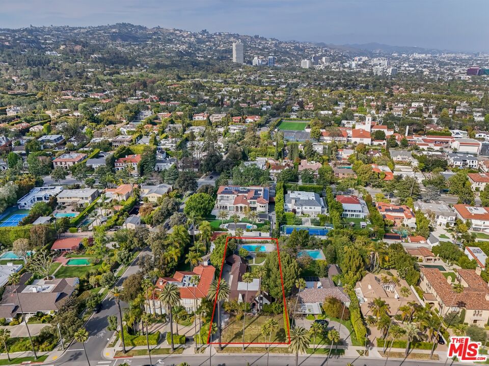 626 N Canon Drive