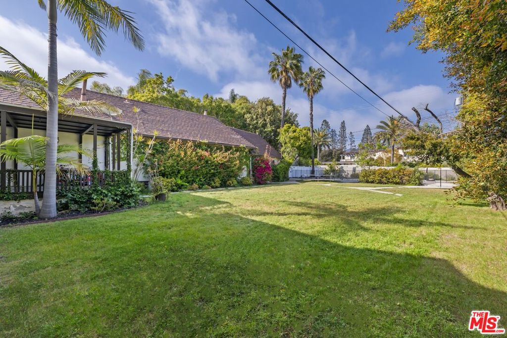 626 N Canon Drive