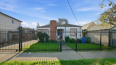 Photo of 2314 2314 84th ave Ave, Oakland, CA 94605 (MLS # 41121349)