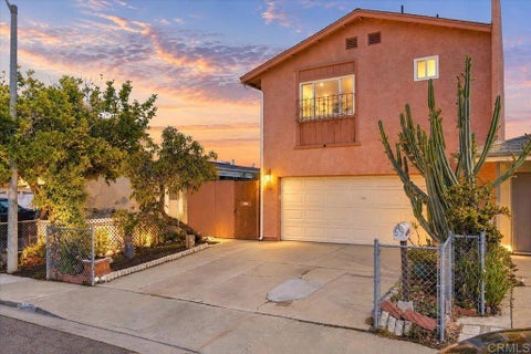 Photo of 65 Suzanne Ln LN, Chula Vista, CA 91911 (MLS # PTP2608011)