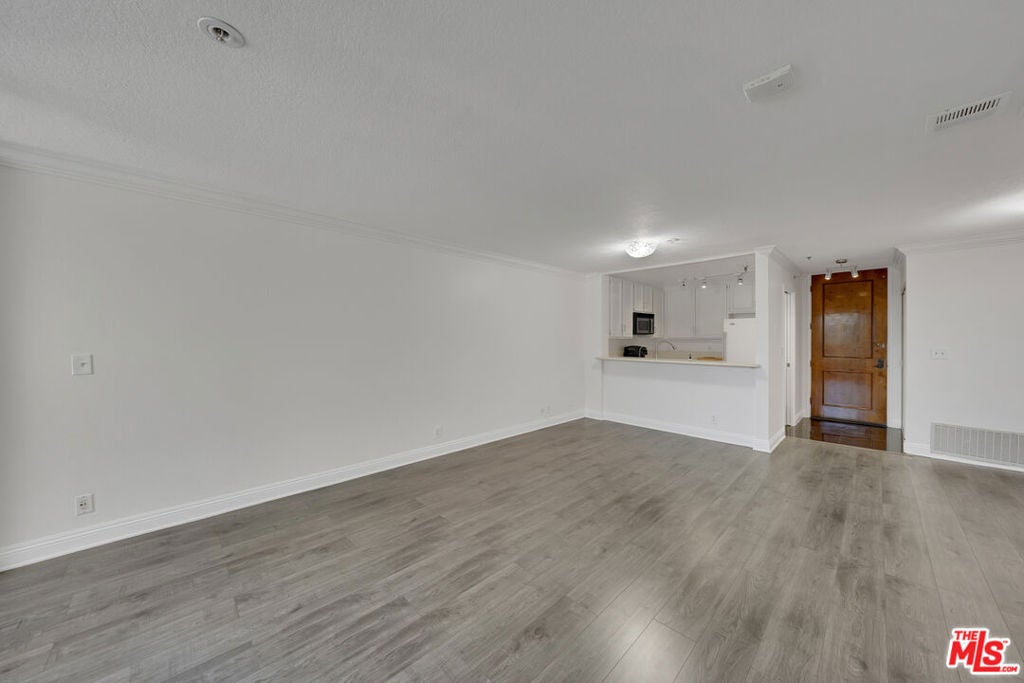 121 S Hope Street 429