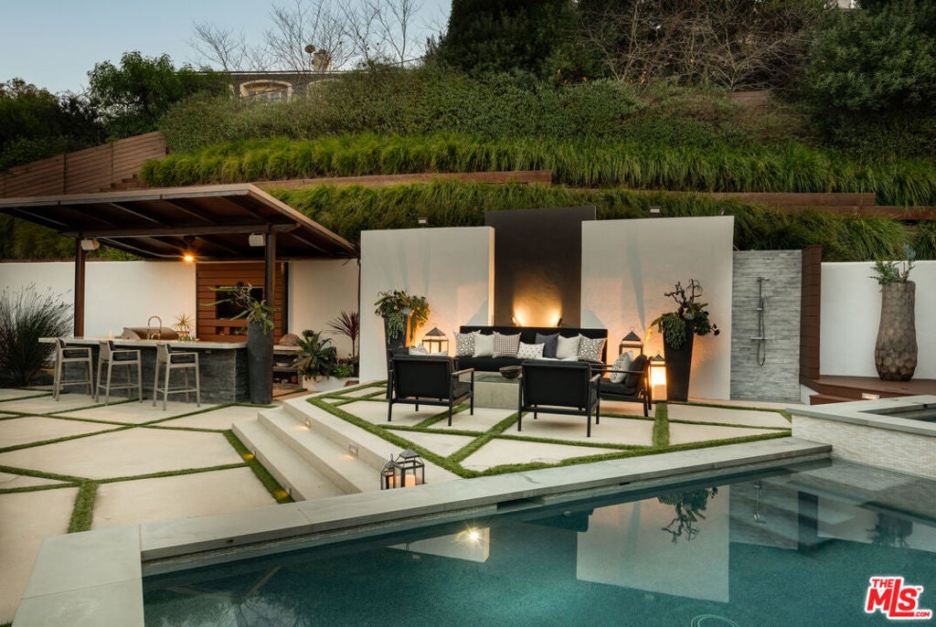 Photo of 12047 Summit Circle, Beverly Hills, CA 90210 (MLS # 26867531)