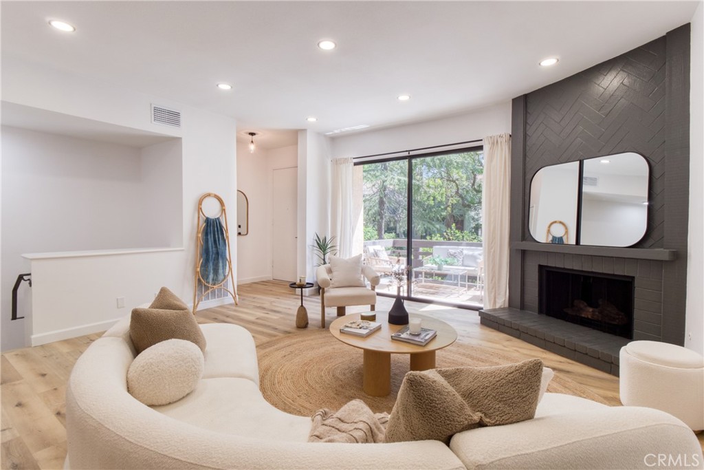 21900 Marylee Street 293