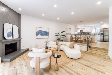 Photo of 21900 Marylee Street St #293, Woodland Hills, CA 91367 (MLS # SR26061334)