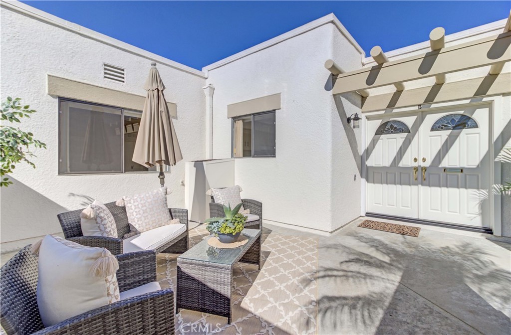 2015 Via Mariposa West B