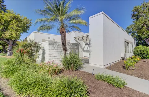 MLS: OC26070398