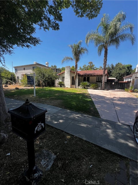 Photo of 484 W 25th ST, San Bernardino, CA 92405 (MLS # IV26159097)