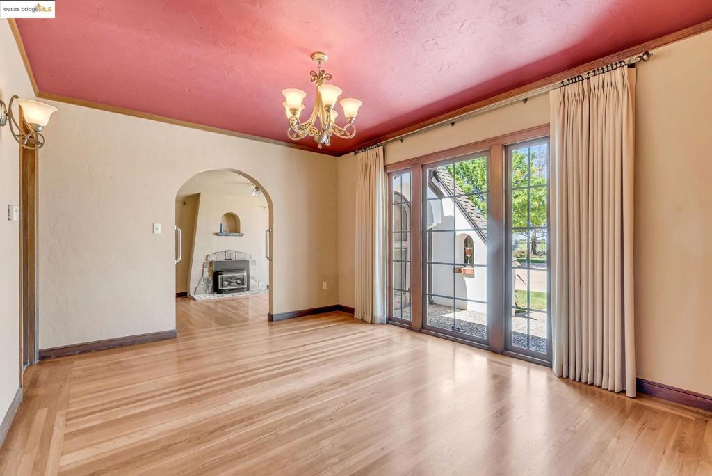 11081 BRENTWOOD BLVD.