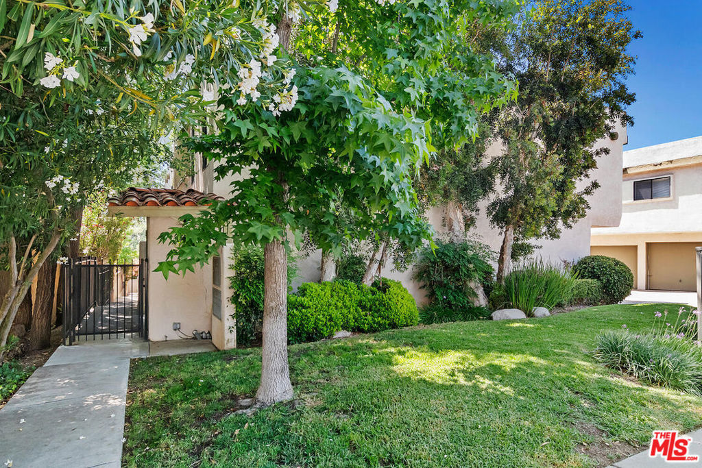 5322 Colodny Drive 9