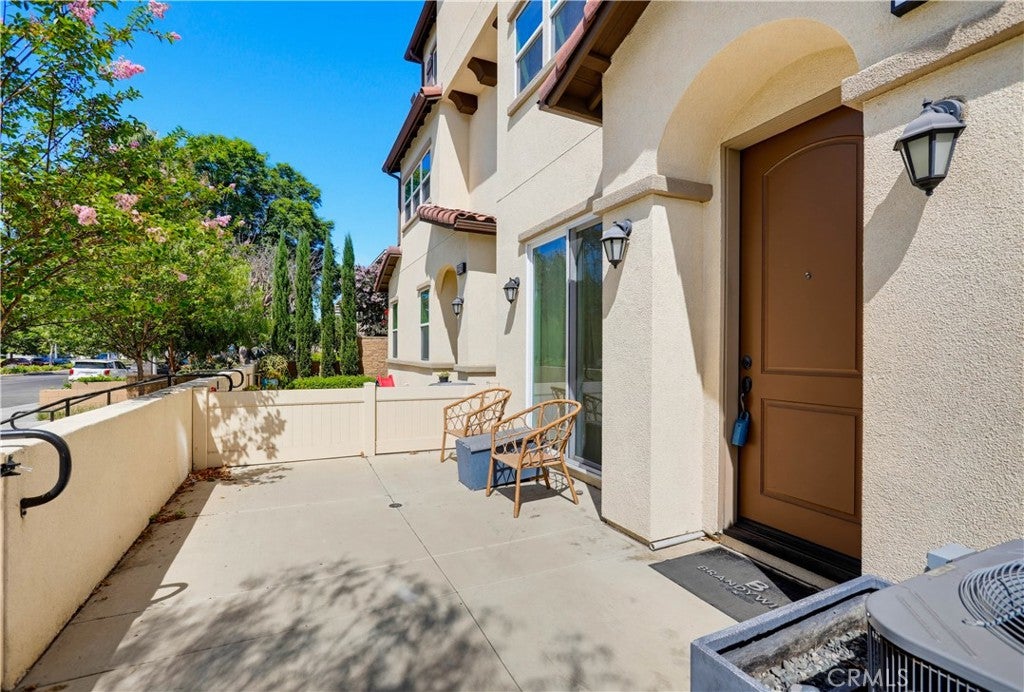3320 W Mirano