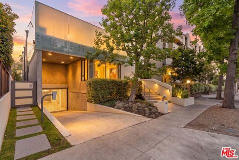 Photo of 732 Huntley Drive #A, West Hollywood, CA 90069 (MLS # 26783985)