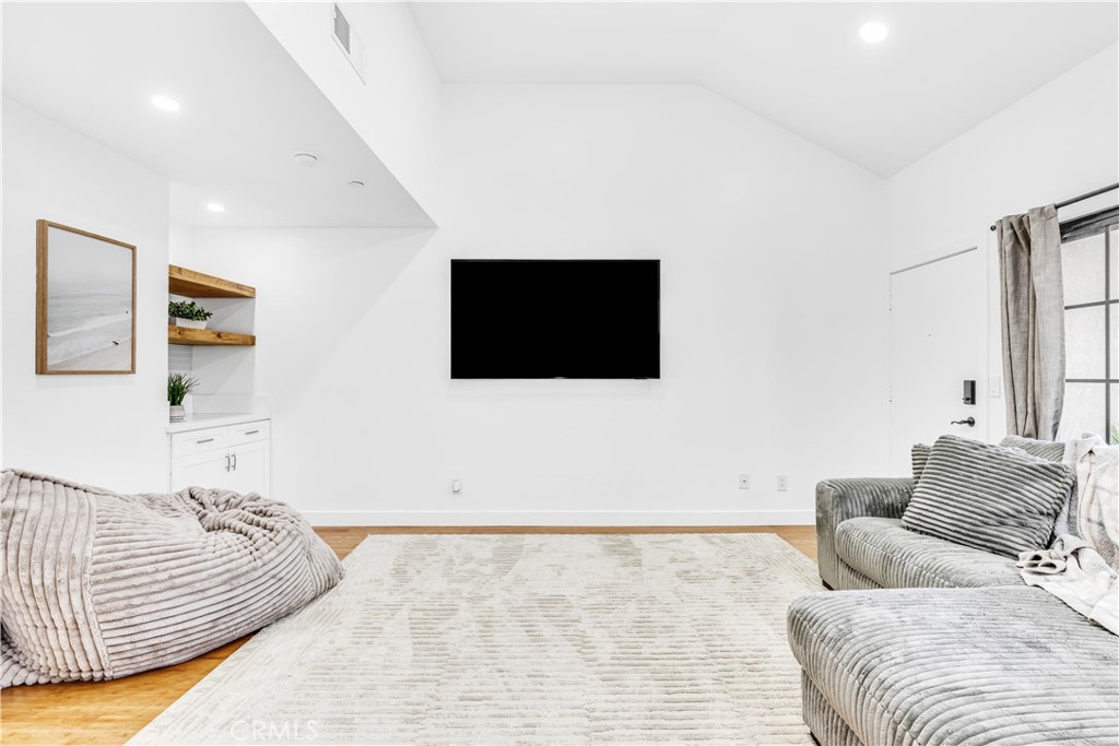 Vista Pacifica (VP) - Residential