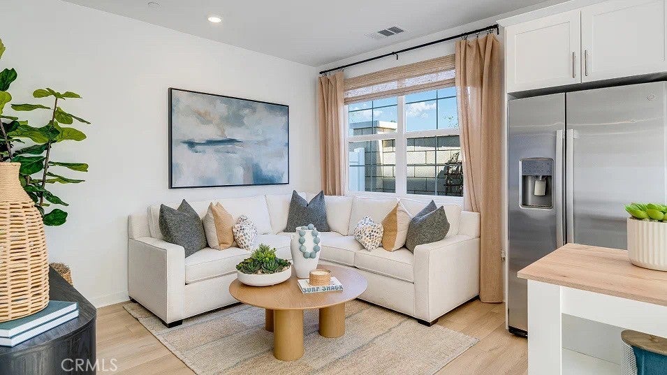 2668 E Lincoln Paseo