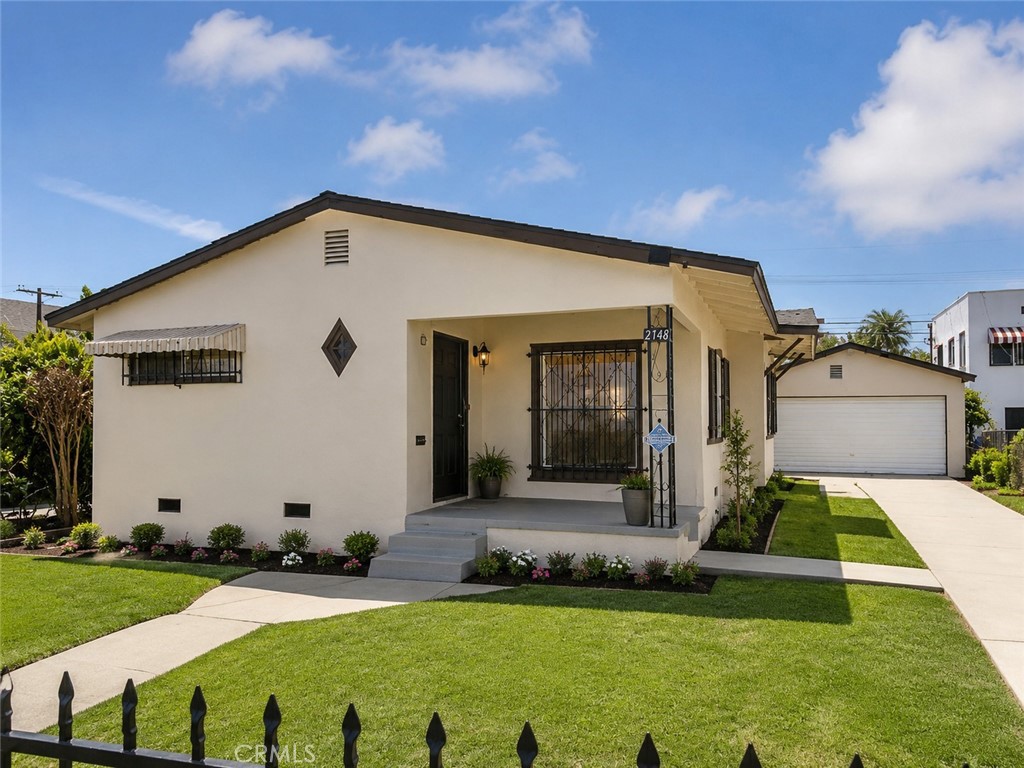 2148 Myrtle