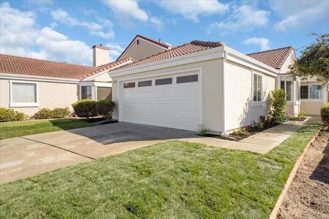 Photo of 159 Dolphin Circle, Marina, CA 93933 (MLS # ML82026354) Photo of 159 Dolphin Circle, Marina, CA 93933 (MLS # ML82026354)