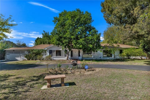 Photo of 8351 Louise AVE, Northridge, CA 91325 (MLS # SR26234009)
