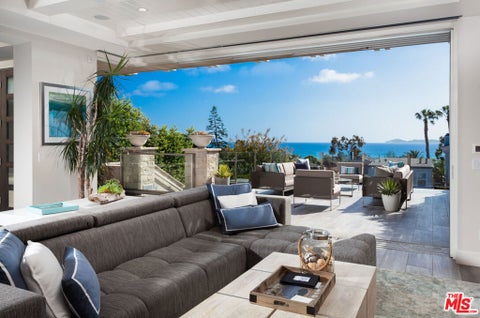 Photo of 438 Bent Street, Laguna Beach, CA 92651 (MLS # 22227853)