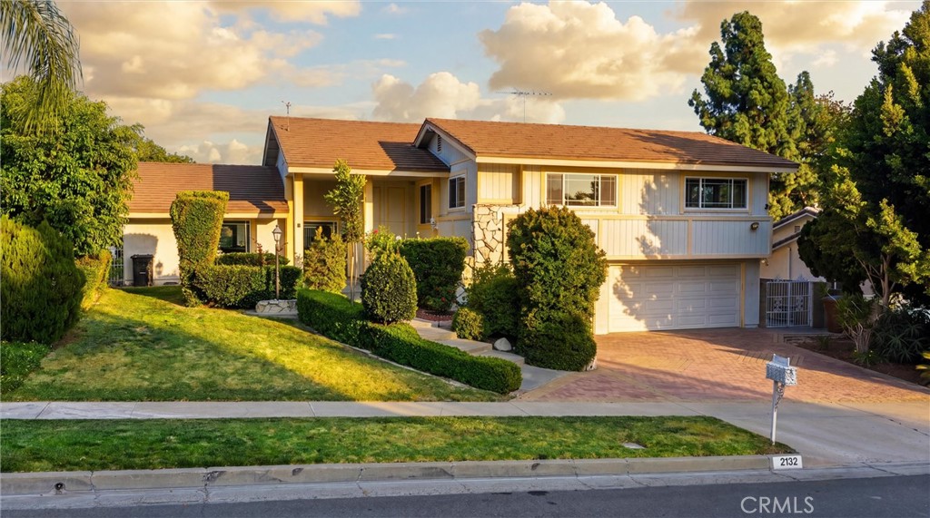 2132 Camino Rey
