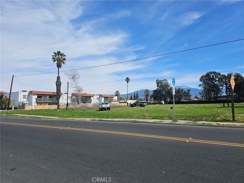 Photo of 160 S San Jacinto St, Hemet, CA 92543 (MLS # PW26146031)