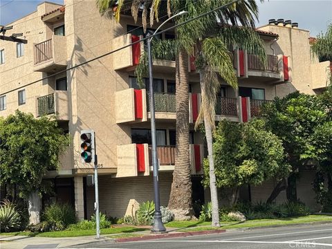 Photo of 605 Redondo Avenue Ave #206, Long Beach, CA 90814 (MLS # PW26027807)