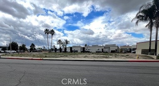 572 S Grand