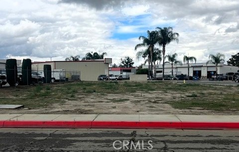 572 S Grand