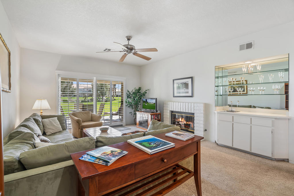 280 Vista Royale Circle W