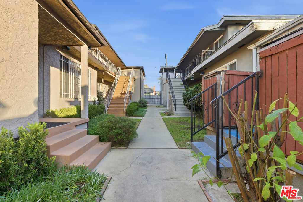 11102 Crenshaw Boulevard