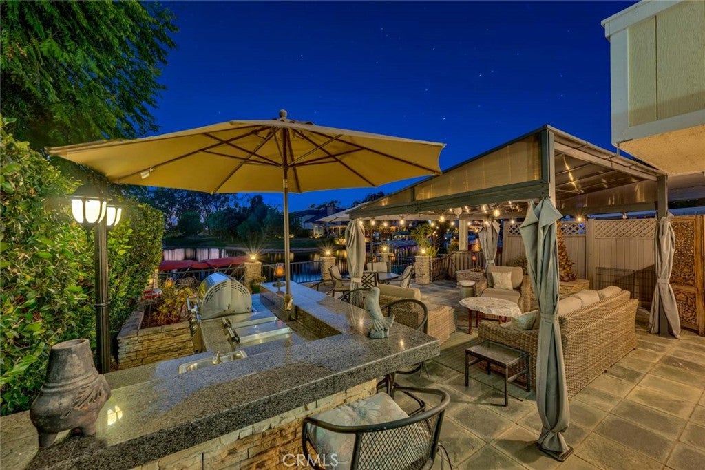 22702 Wood Lake