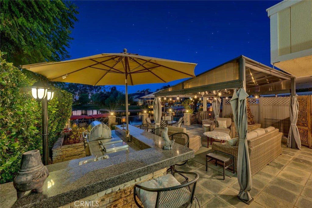 22702 Wood Lake