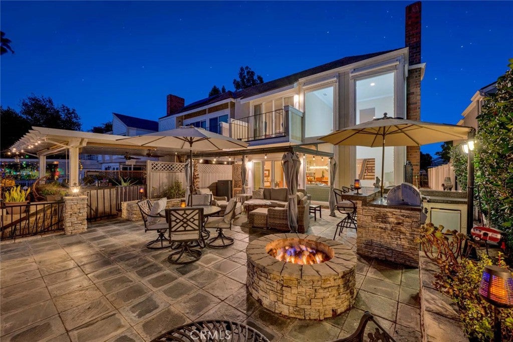 22702 Wood Lake